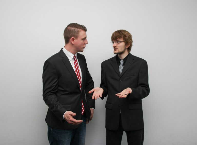 Reading Body Language Like a Pro Without Being Weird: Master Subtle Observation Skills